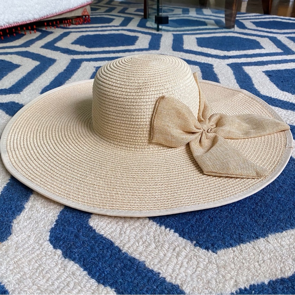 Elegant Tan Wide-Brimmed Sun Hat